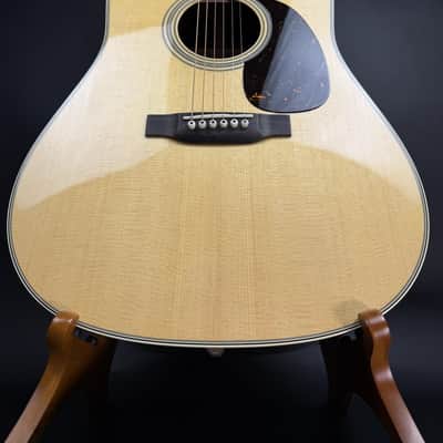 Martin D-28 Natural image 3