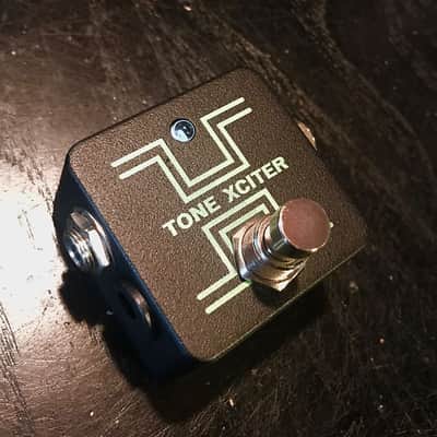 Henretta Engineering Black Hole chorus | Reverb