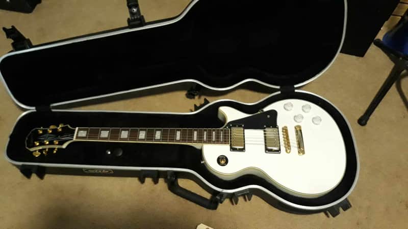 Epiphone Les Paul Custom Pro 2004 Alpine White with SKB TSA hard case image 1