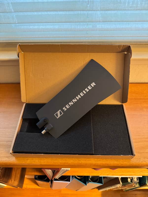 Sennheiser A1031-U Passive Omnidirectional Antenna - black image 1