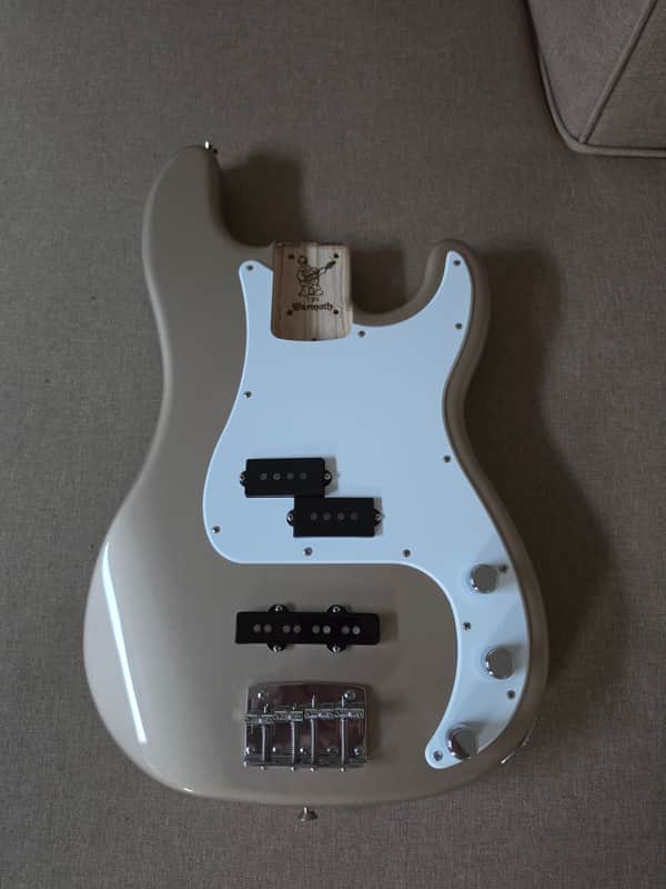 Warmoth PJ Bass Body - Shoreline Gold image 1