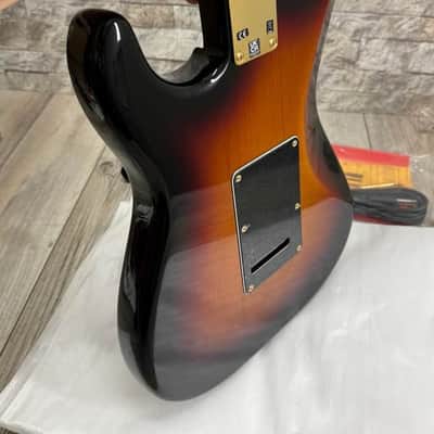 Fender Stevie Ray Vaughan USA Stratocaster Loaded Body 3-Color Sunburst SRV image 8