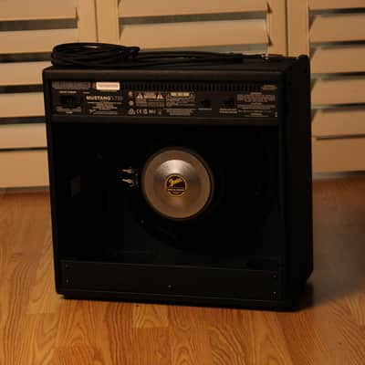 Fender Mustang LT50 50-Watt 1x12" Digital Modeling Guitar Combo 2020 - Present - Black image 2