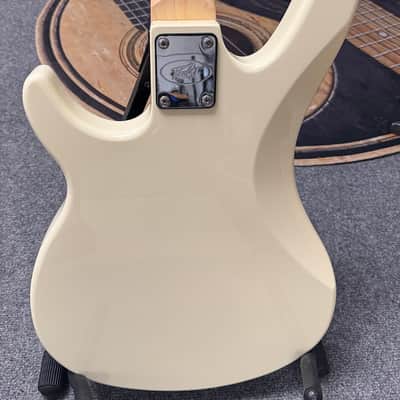 Peavey Milestone 4-String Electric Bass with Hardshell Case - Ivory image 5