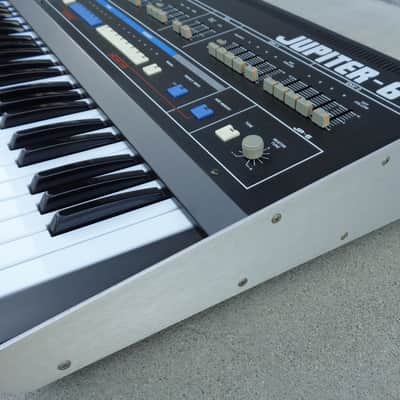 Roland Jupiter-6 - Polyphonic Analog Synthesizer - Pro-Serviced image 2