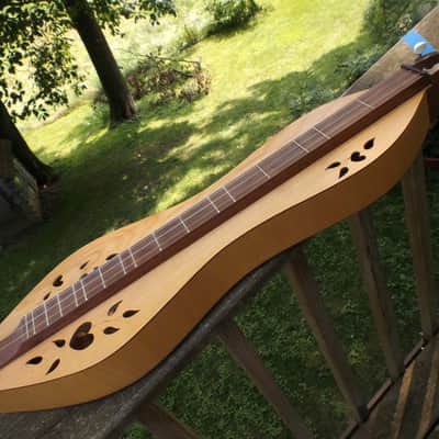 Cripple Creek Vintage Dulcimer from Manitou Springs Colorado Nice Deep body Rich full sound Pretty Hearts and vine motif FREE SHIPPING image 1