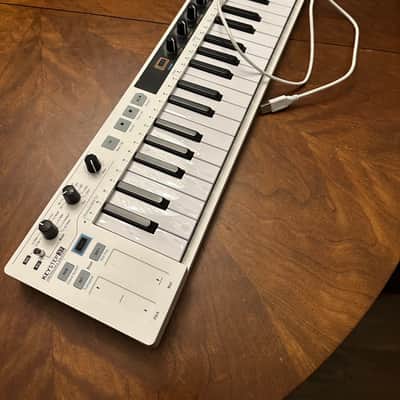 Arturia KeyStep 37 MIDI Controller 2021 - 2025 - White image 1