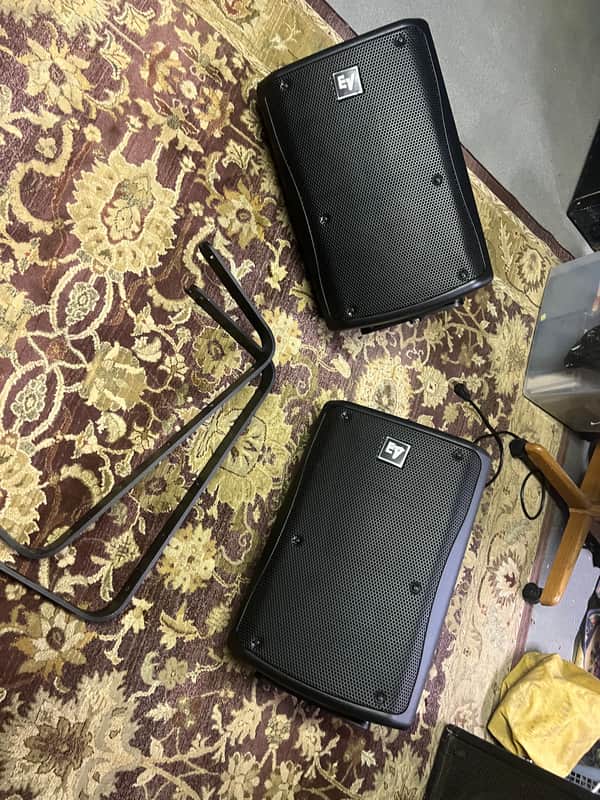 one pair of Electro-Voice ZX3-90 12" 2-Way Full Range Passive Speaker with 90 Degree Coverage Horn 2010 - Present - Black image 1