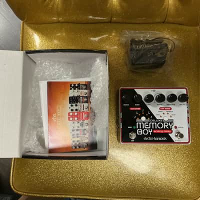 Electro-Harmonix Memory Boy Analog Delay / Chorus / Vibrato 2009 - Present - Black / White / Red used image 1