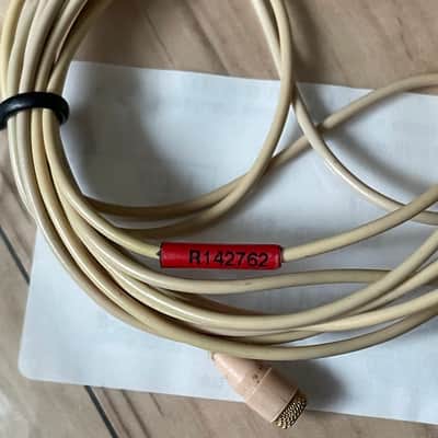 DPA Microphones 4060 Omnidirectional Tabletop Boundary Microphone Beige image 2