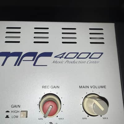 Akai MPC4000 Music Production Center - White image 16