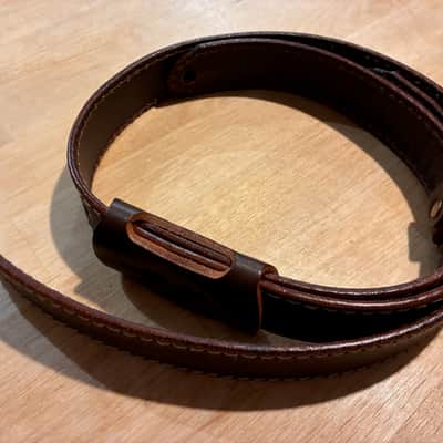 Pinegrove Leather GS55 1 1/8" (30mm) Leather Strap with endpin jack adaptor image 3