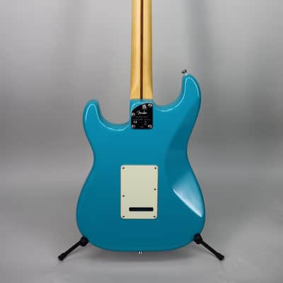 Fender American Professional II Stratocaster RW Miami Blue image 7