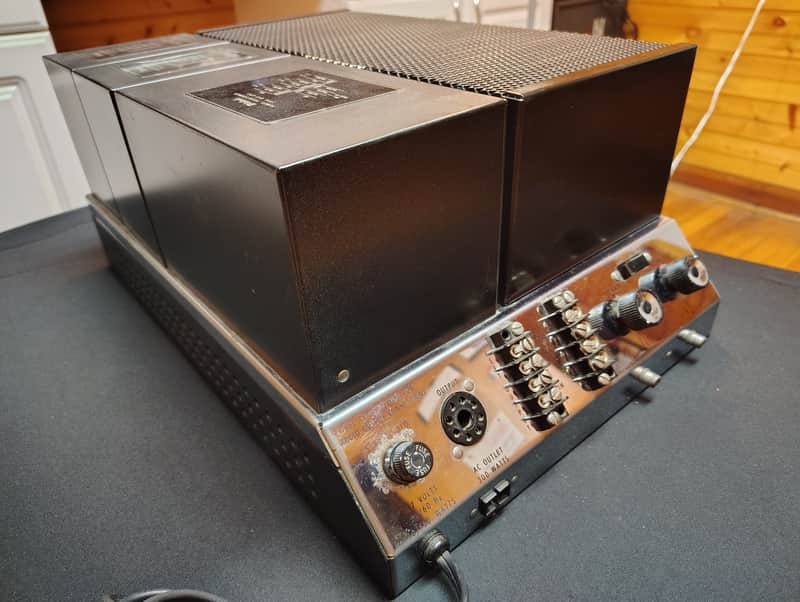 McIntosh MC2100 Solid State Stereo Power Amplifier - Pro Bench Tested / Cleaned