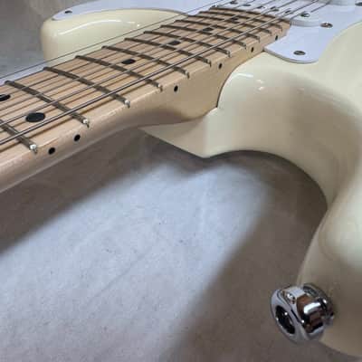 Fender Eric Clapton Stratocaster Guitar with Case 2021 - Olympic White / Maple neck image 21