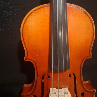 Suzuki 3/4 Violin w/case, bow, and rosin image 6