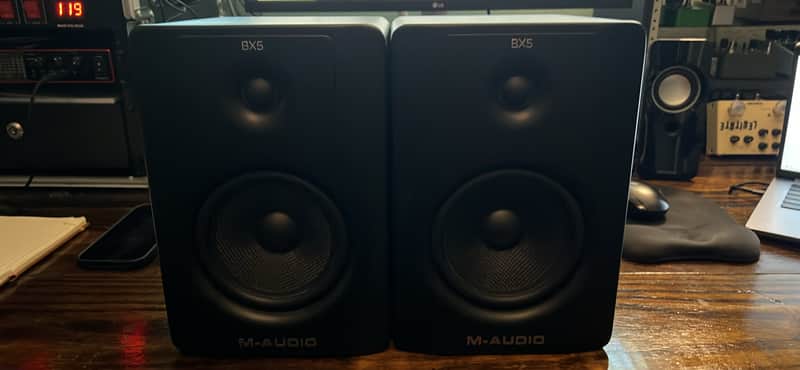 Immagine M-Audio BX5A Deluxe Active Studio Monitors (Pair) 2000s - Black - 1