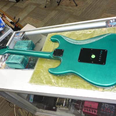 Applause HSS , Strat Style : 2 Vol, 1 Tone , 5 Way Switch , Mini Toggle Locking Tremolo - Re-Painted Crackle Green image 10