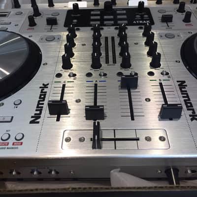 Numark 4 trak-4 deck x traktor(all out) image 4