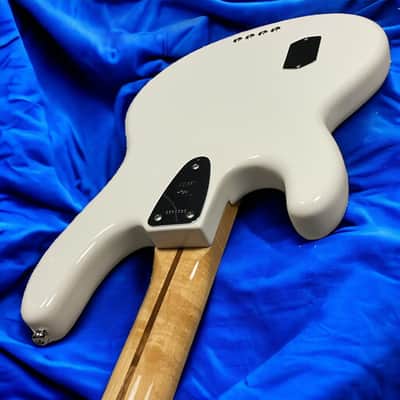 Ernie Ball Music Man StingRay 4 "70's Retro", Gloss White / Maple image 14