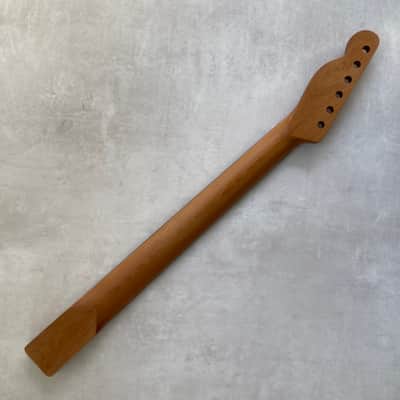 Roasted Maple / Rosewood Telecaster neck - Nitro Satin - SS Frets - Bone nut image 3