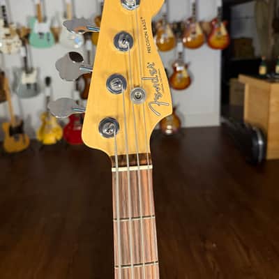 Fender American Professional Precision Bass 2018 - 3 Tone Sunburst - OHSC image 5