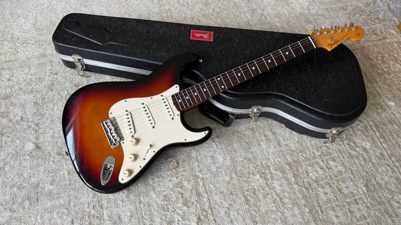 Immagine 1989/99 Fender Stratocaster ST62-90 sunburst US Pickups - 1