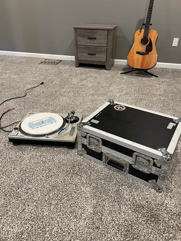Technics SL-1200MK2 1979 - 2010 - Silver image 1