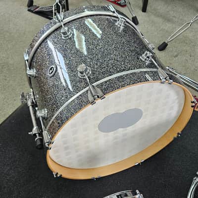 DW DWe 4-piece Hybrid Drum Kit in black galaxy sparkle image 5