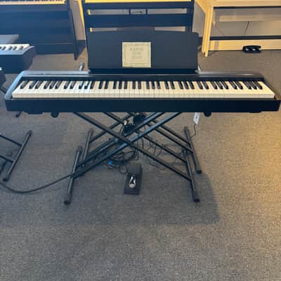 Kawai ES120 88-key Digital Piano with Speakers image 1