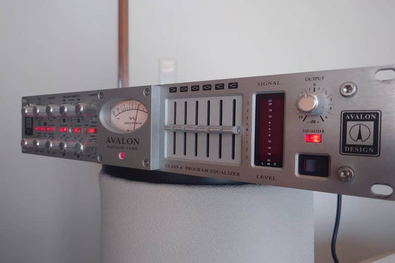 Avalon VT-747SP Stereo Compressor / EQ 2005s - Silver image 1