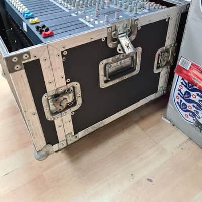Allen & Heath PA12-CP Powered Analogue Mixer With Flight Case image 2