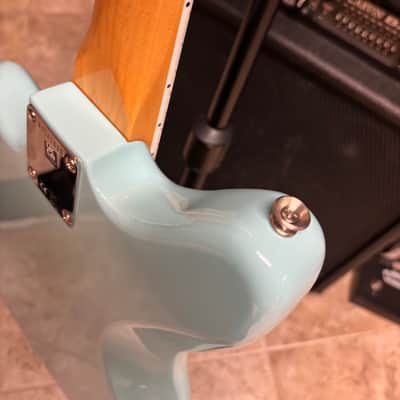 Fender American Original '60s Jaguar with Rosewood Fretboard 2021- Daphne Blue image 8