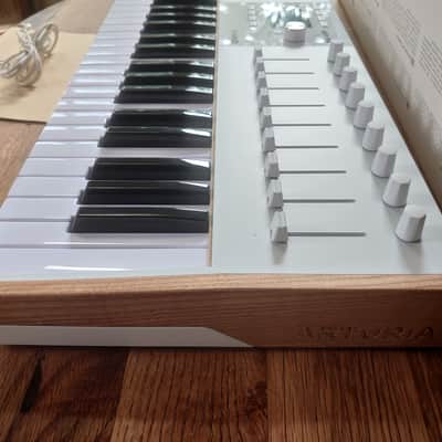 Arturia KeyLab 49 Mk3 MIDI Controller image 4