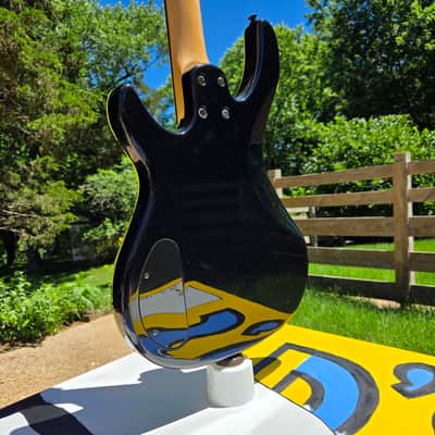 Squier MB-4 Modern Bass 2002 - 2010 - Skull and Crossbones image 18