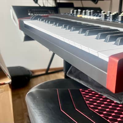 Behringer MonoPoly 37-Key Polyphonic Synthesizer 2021 - Present - Black image 2