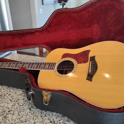Taylor 810 Acoustic Guitar 2000 image 3