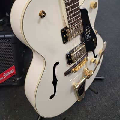 Gretsch G2420TG Streamliner Hollow Body with Bigsby LTD Vintage White image 6