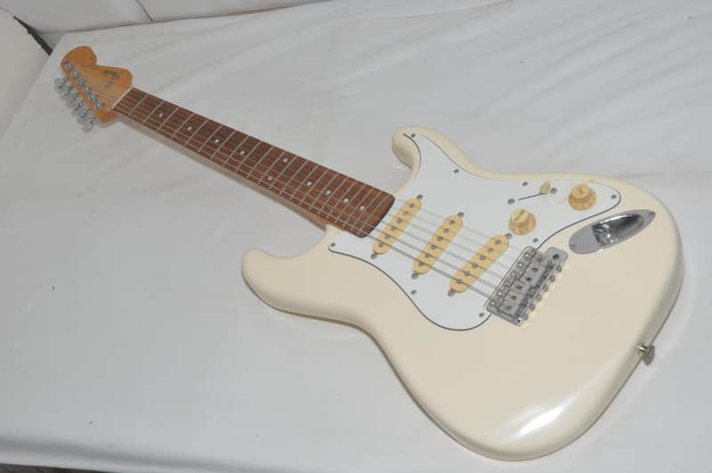 Fender JAPAN STRATOCASTER #P083002 Electric Guitar Ref No 7507 image 1