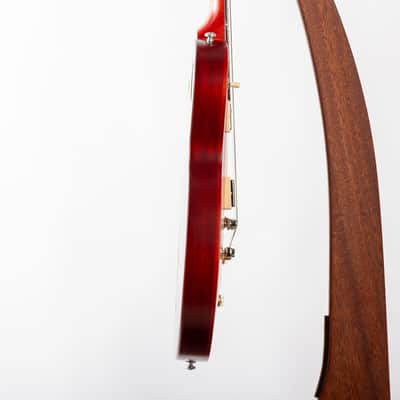 Gibson Les Paul Tribute Satin, Satin Cherry Sunburst | Demo image 5