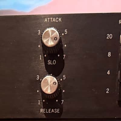 Universal Audio 1176AE Anniversary Edition Black / Blue Stripe Stereo Pair. Rare image 11