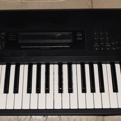 Korg M1 61-Key Synth Music Workstation 1990s - Black