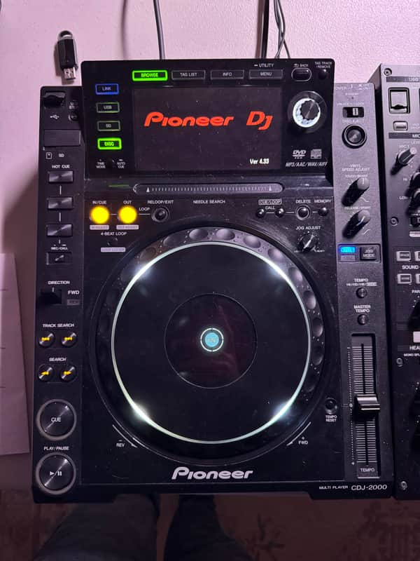 Pioneer CDJ-2000 Professional Multi Media Player | Reverb