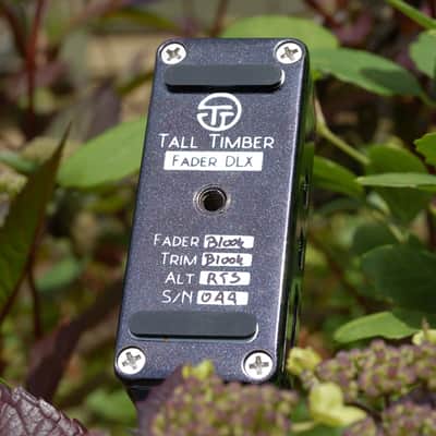 Tall Timber Fader DLX (B-Stock) - Expression/Volume Slider Pedal, 100kOhm, Galactic Black with Walnut Wood Top image 2