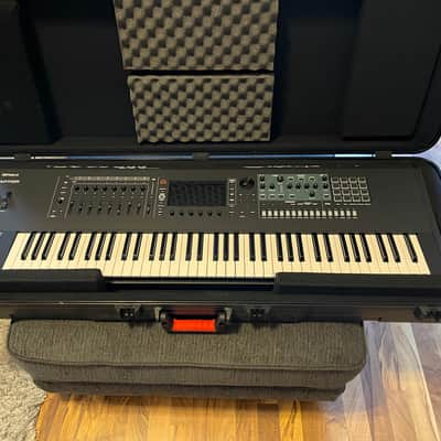 Roland Fantom 7 76-Key Workstation Keyboard 2019 - Present - Black