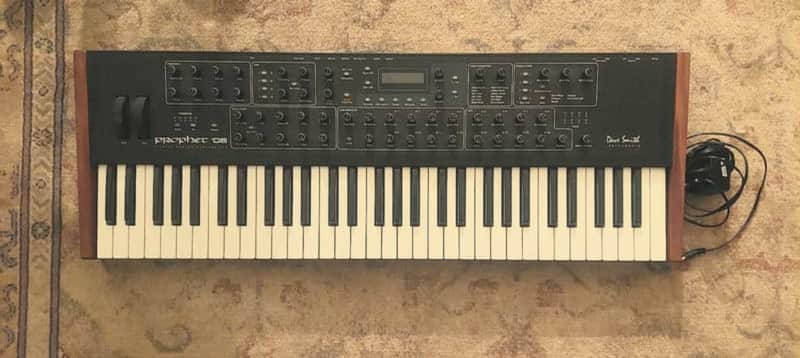 Dave Smith Instruments Prophet 08 PE 61-Key 8-Voice Polyphonic Synthesizer 2009 - 2015 - Black with Wood Sides