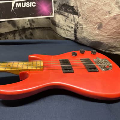 Peavey Foundation IV 4-string Bass image 12