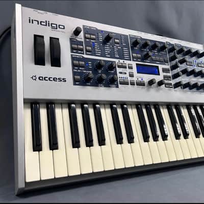 Access Virus Indigo 2 37-Key Digital Synthesizer 2002 - White image 3