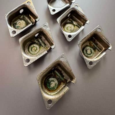Fender LEFTY ”F” stamped Tuner gear covers [Set of 6] 1967-1974 - Chrome image 4