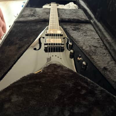 Dean STRADI VMNT-CBK Dave Mustaine Signature V with Case 2010s - Classic Black image 3